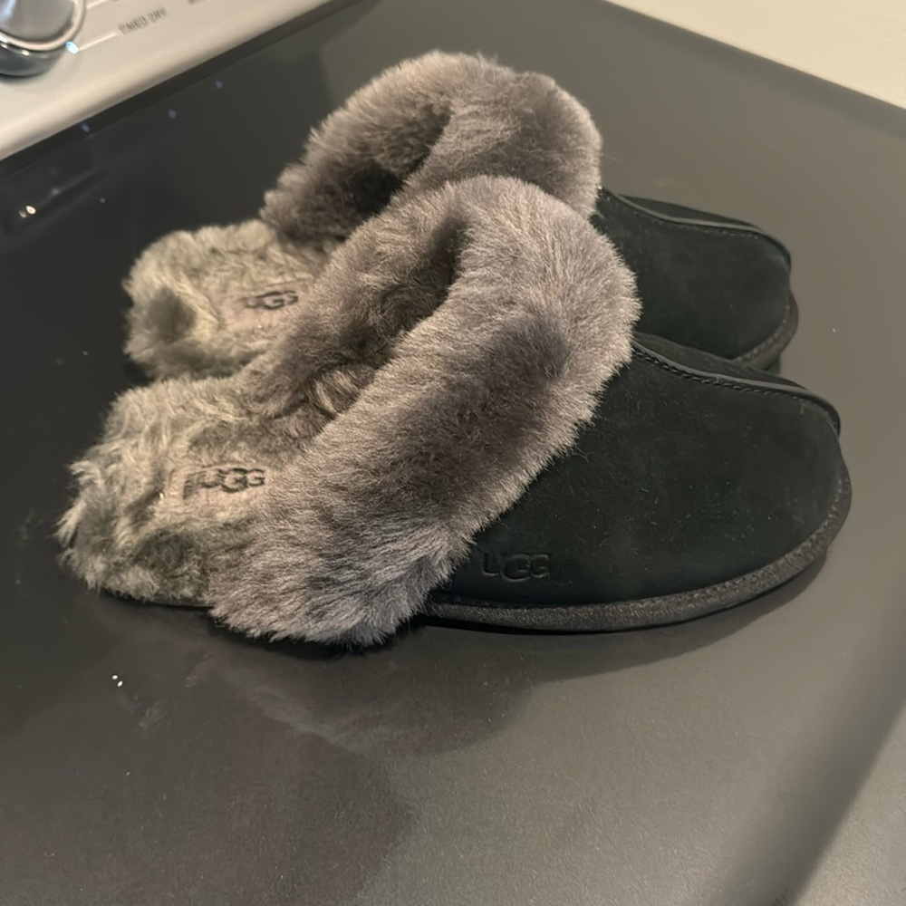 UGG slippers women’s size 9. New without box.